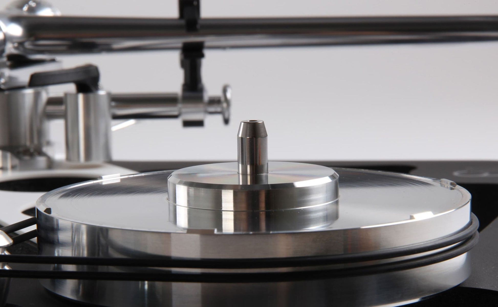 Rega Planar 10 Turntable
