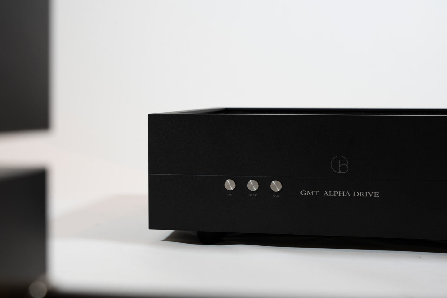 Wilson-Benesch Prime Meridian Turntable System