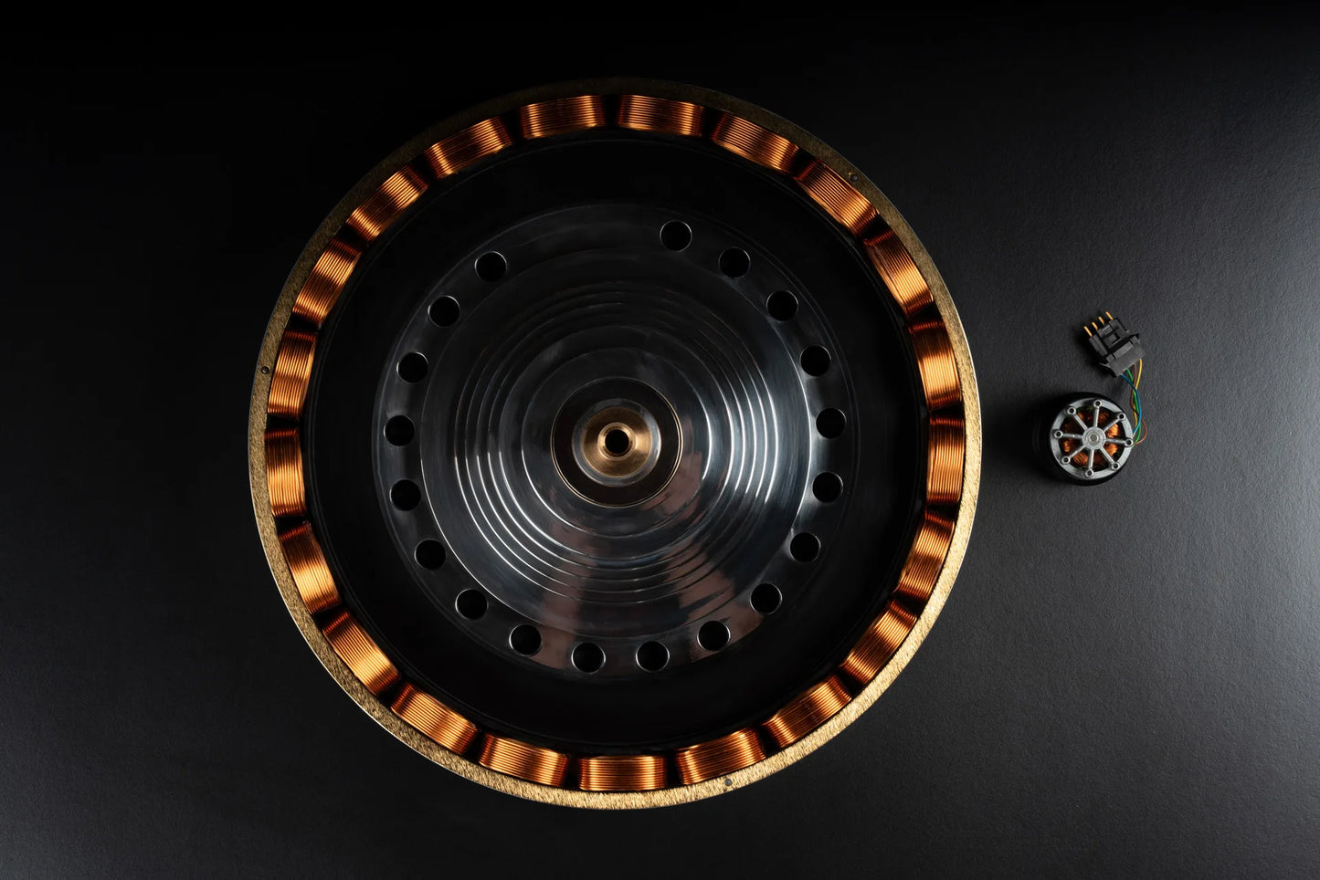 Wilson-Benesch GMT One System Turntable
